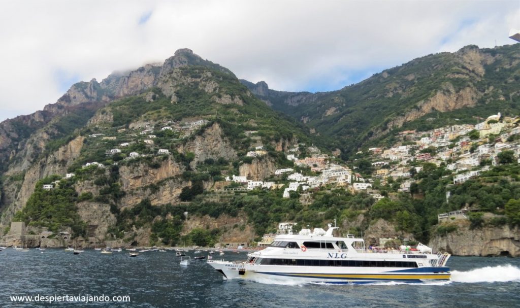 Guia para navegar por la costa Amalfitana