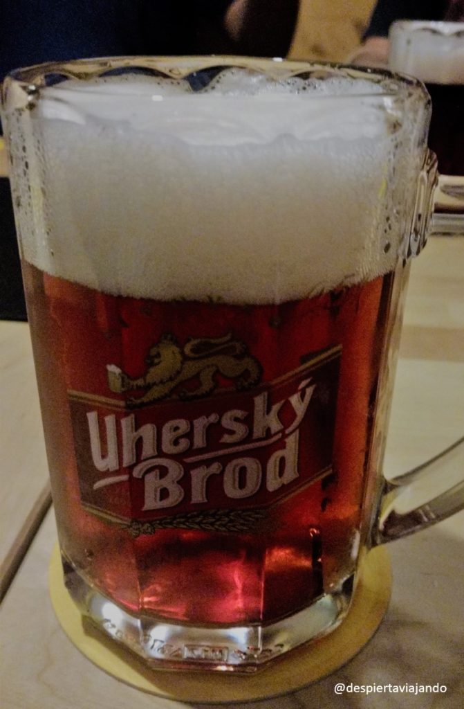 Diferentes cervezas en Praga